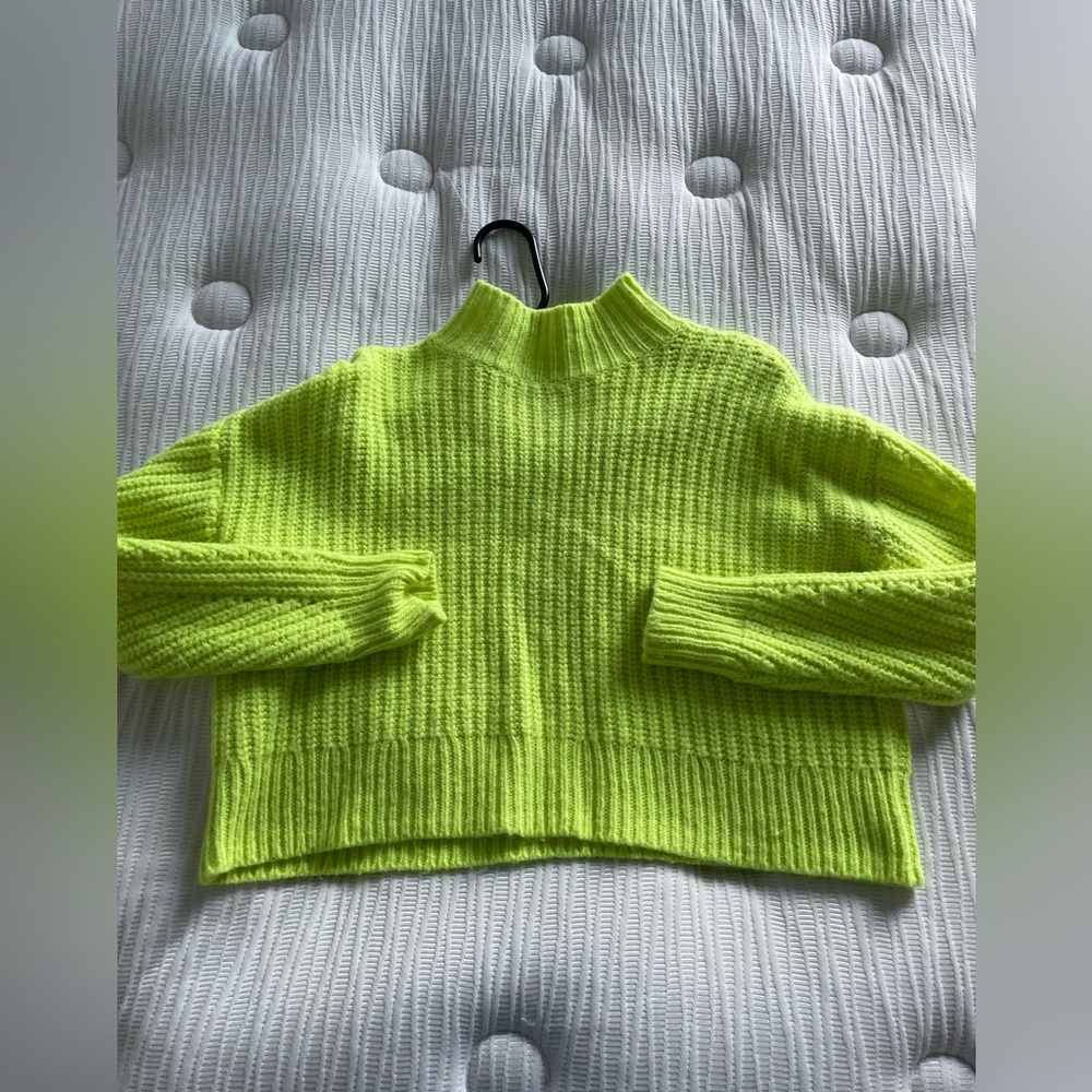 Bright green sweater Brand: mint velvet.